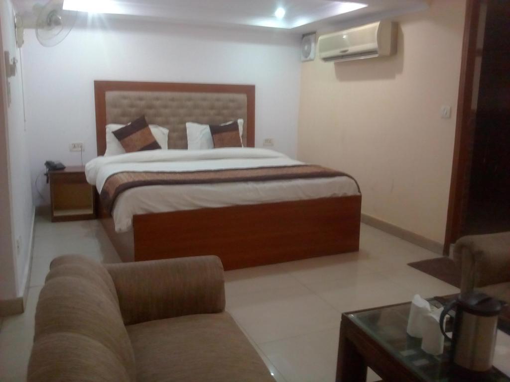 Hotel O Hotel Landmark Inn Delhi  Eksteriør billede